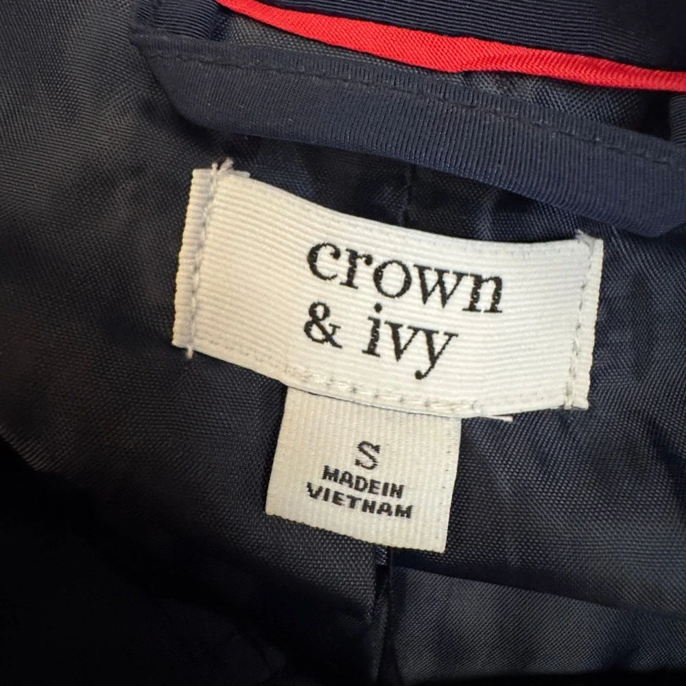 Crown‎ & Ivy NWT Women's Light Jacket Size Small Water Resistant Full Zip